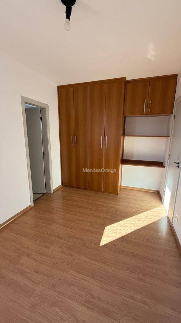 Apartamento para alugar com 3 quartos, 94m² - Foto 13