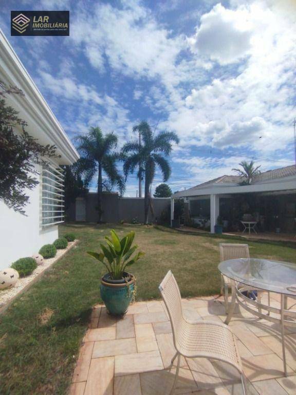 Casa à venda com 3 quartos, 300m² - Foto 44