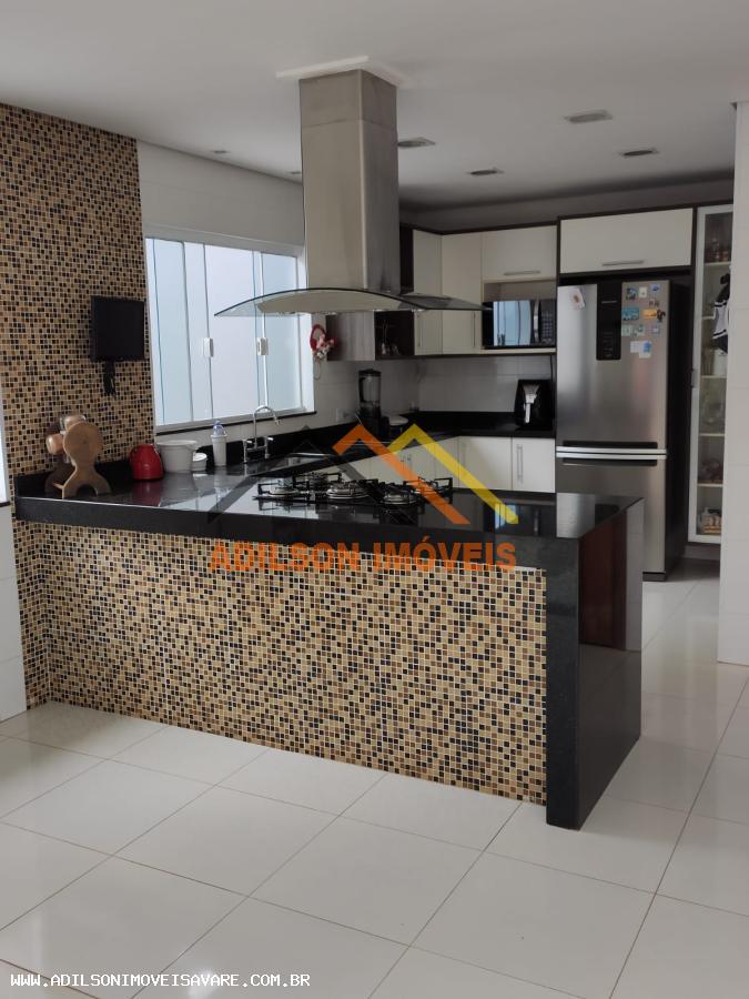 Casa à venda com 3 quartos, 244m² - Foto 6