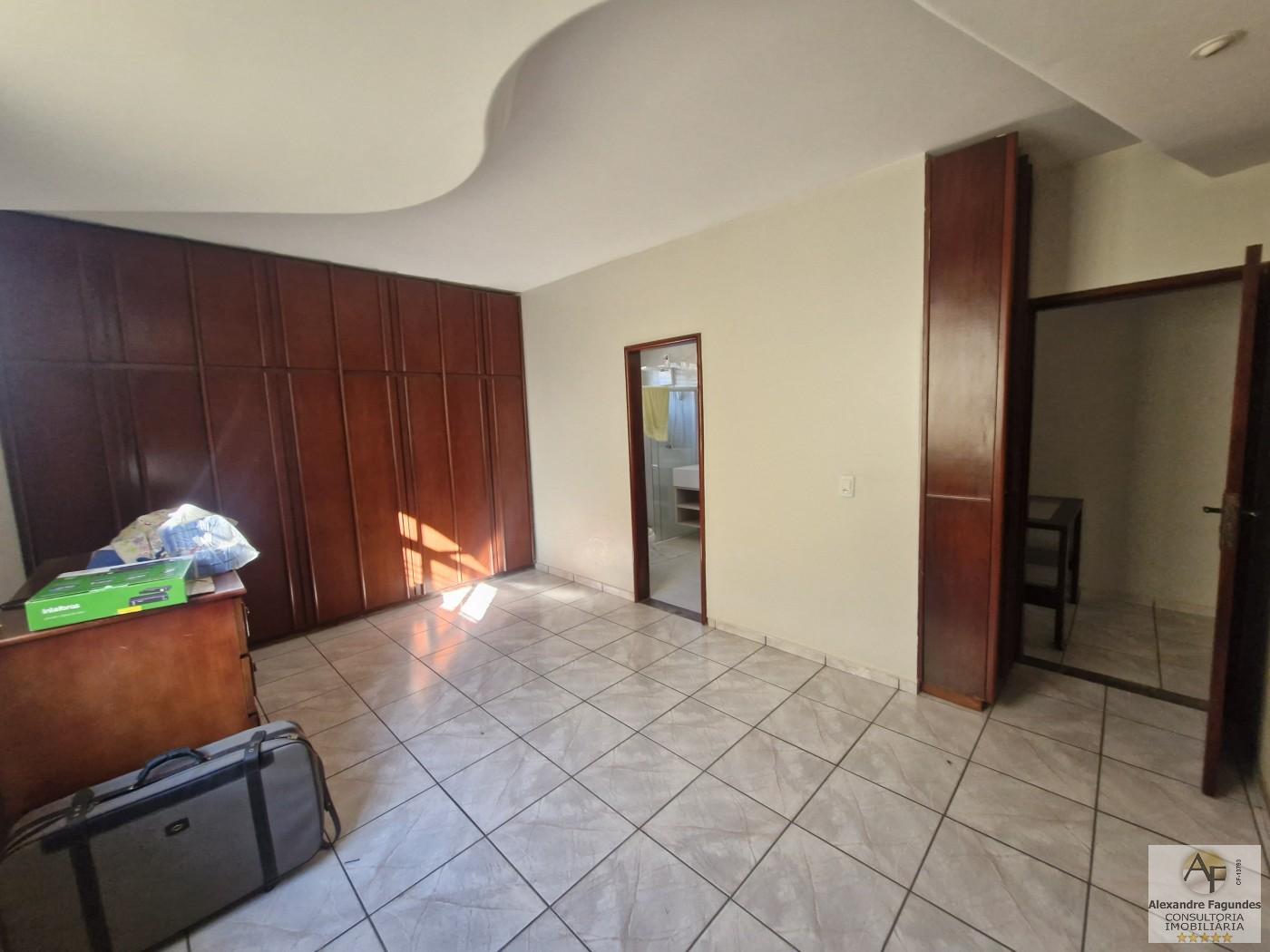 Casa à venda com 3 quartos, 262m² - Foto 11