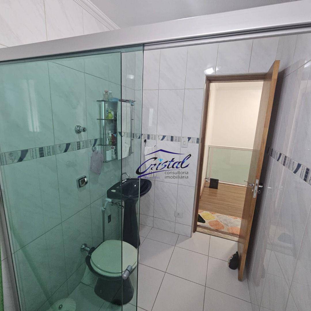 Casa para alugar com 4 quartos, 180m² - Foto 28