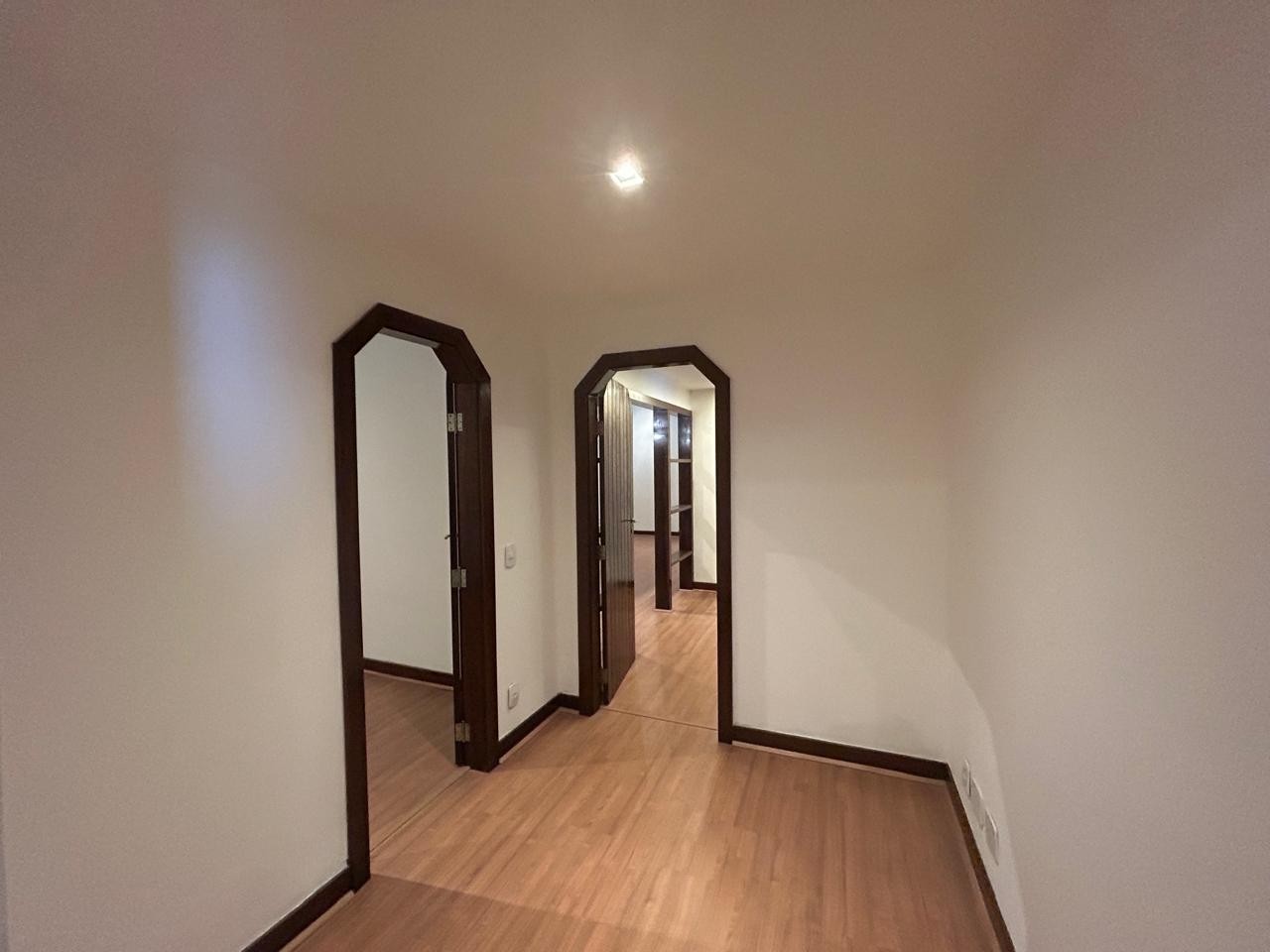 Casa para alugar com 7 quartos, 756m² - Foto 9