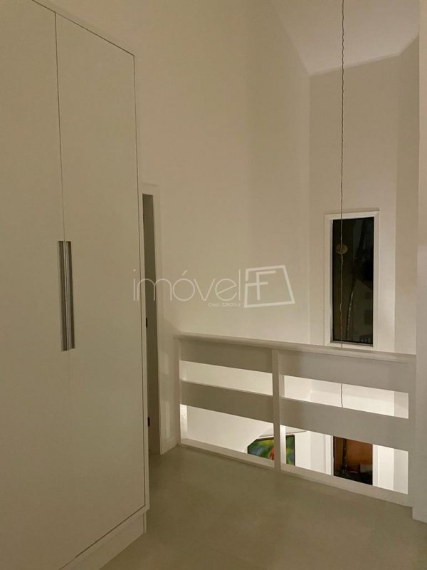 Casa à venda com 5 quartos, 76m² - Foto 14