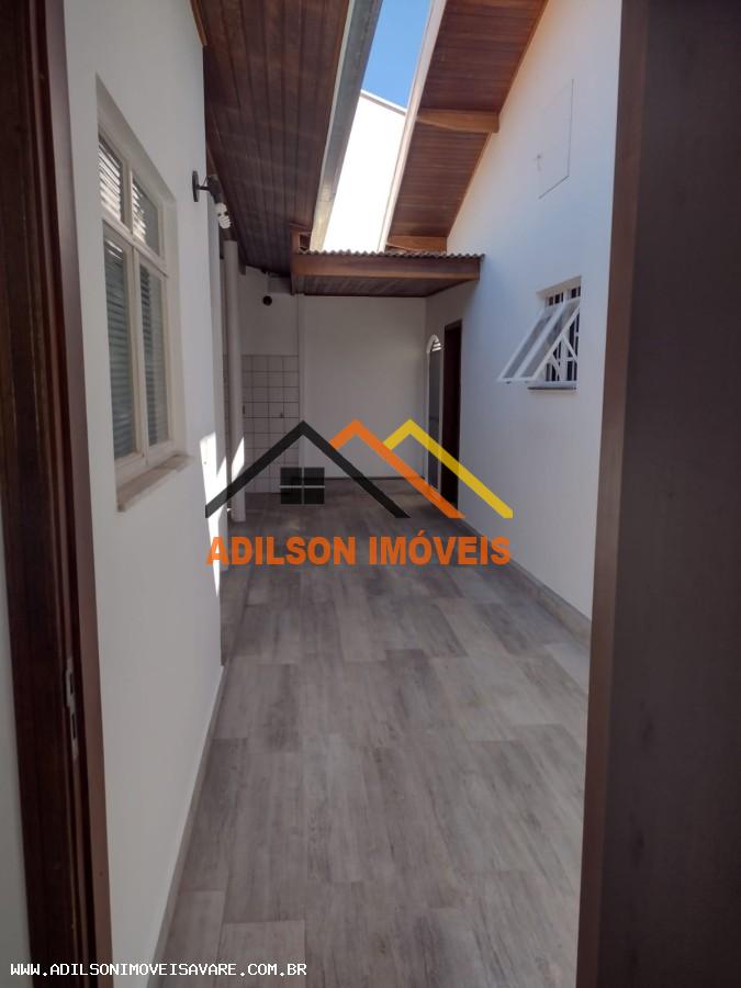 Casa para alugar com 5 quartos, 300m² - Foto 11