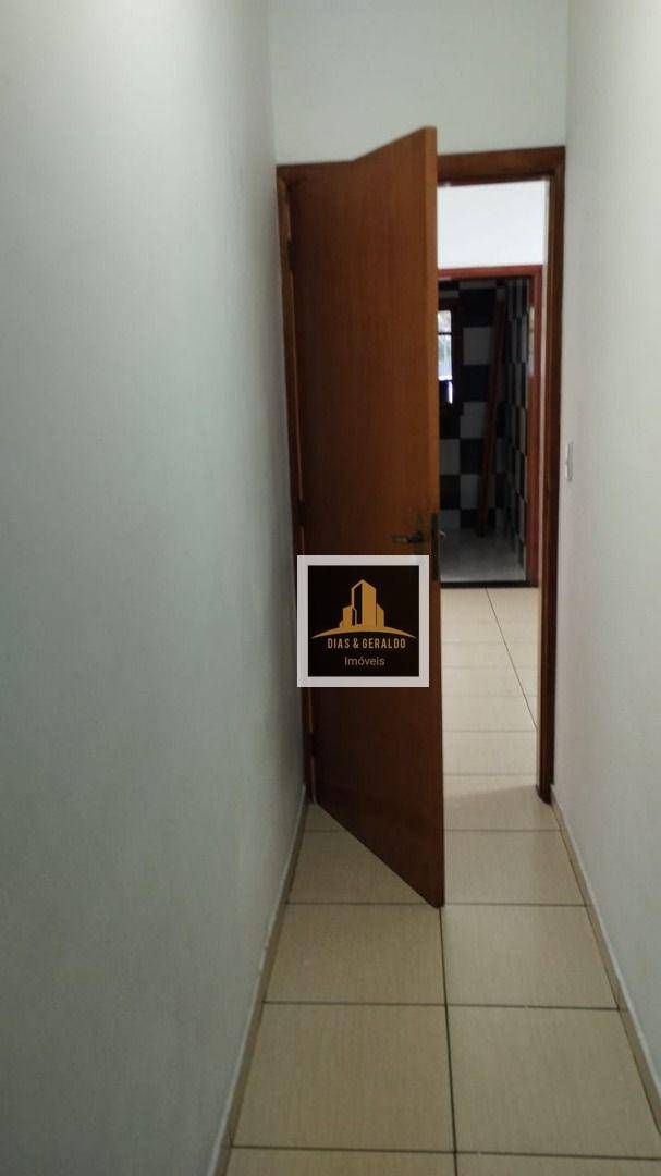 Casa para alugar com 2 quartos, 65m² - Foto 6