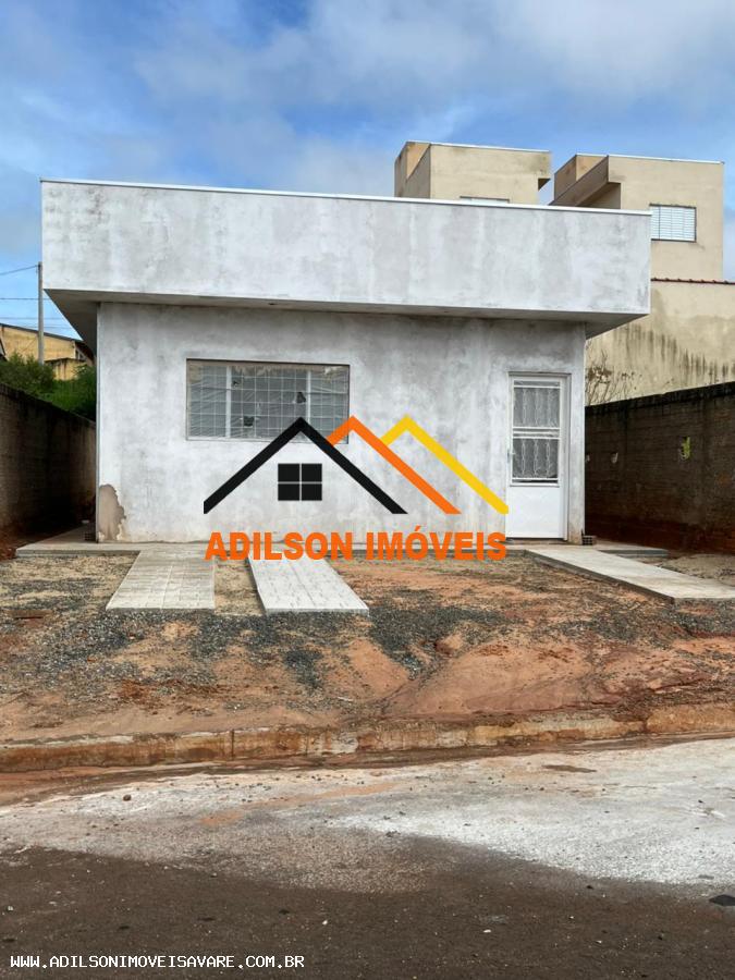 Casa à venda com 2 quartos, 50m² - Foto 1