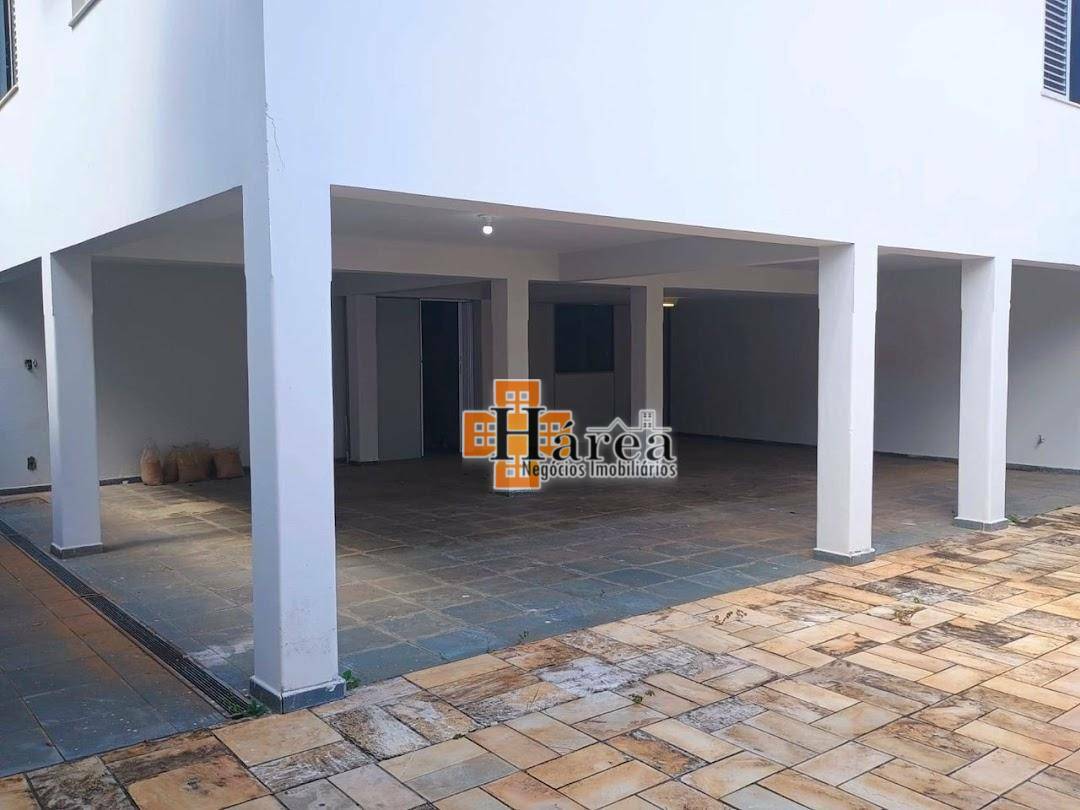 Casa para alugar com 3 quartos, 325m² - Foto 44
