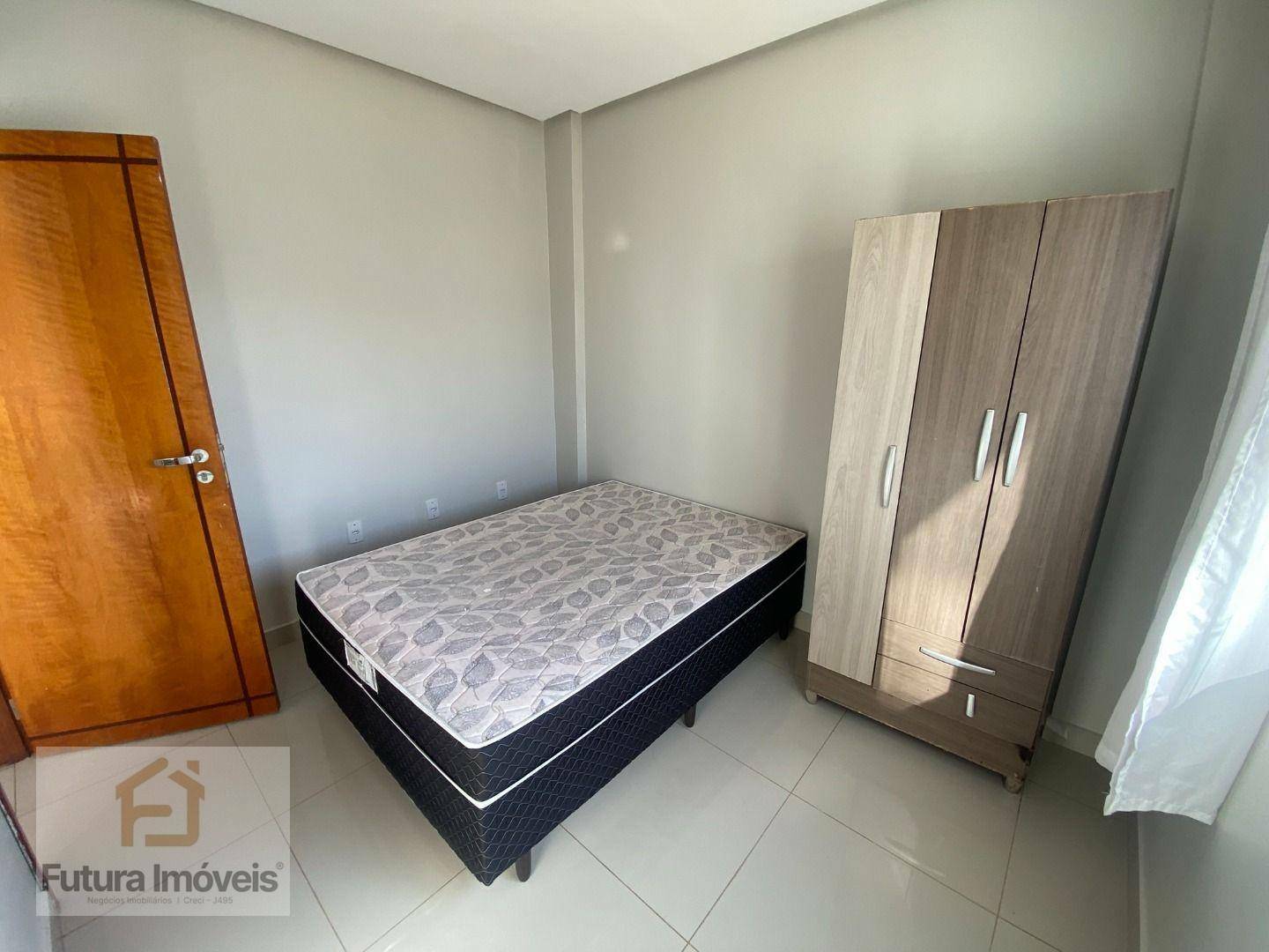 Apartamento para alugar com 2 quartos, 77m² - Foto 13