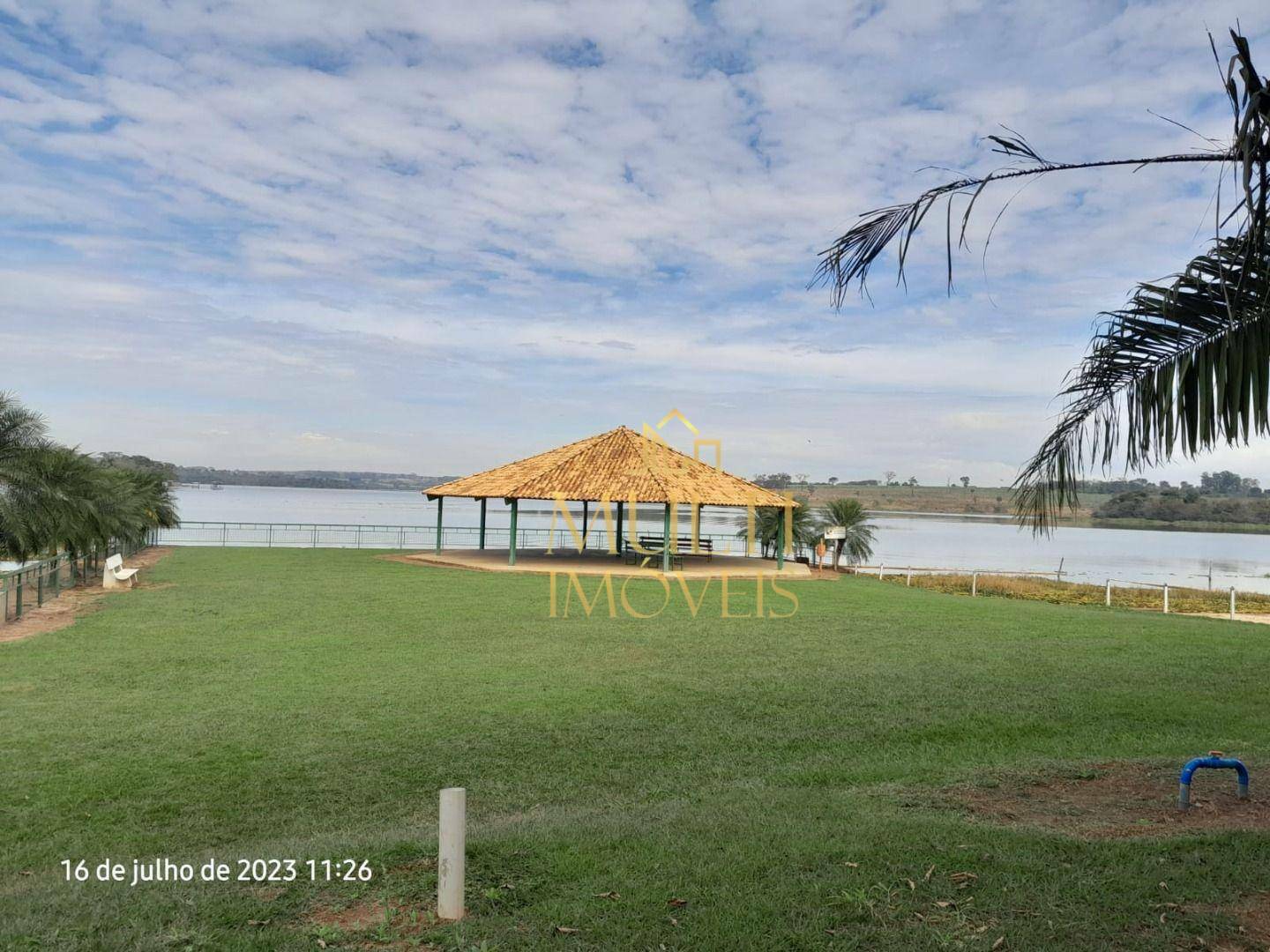 Chácara à venda com 3 quartos, 242m² - Foto 11