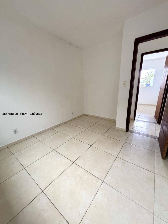 Casa à venda com 2 quartos, 56m² - Foto 17