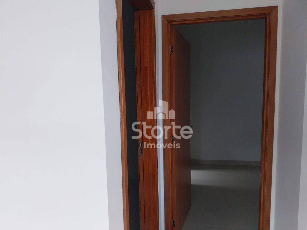 Casa para alugar com 2 quartos, 140m² - Foto 5