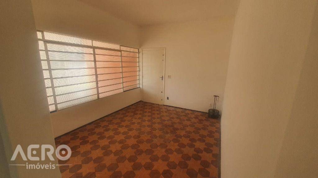 Casa à venda e aluguel com 2 quartos, 164m² - Foto 2