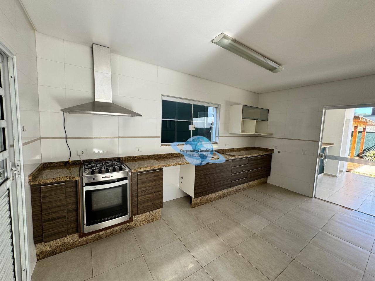 Casa de Condomínio para alugar com 3 quartos, 315m² - Foto 23