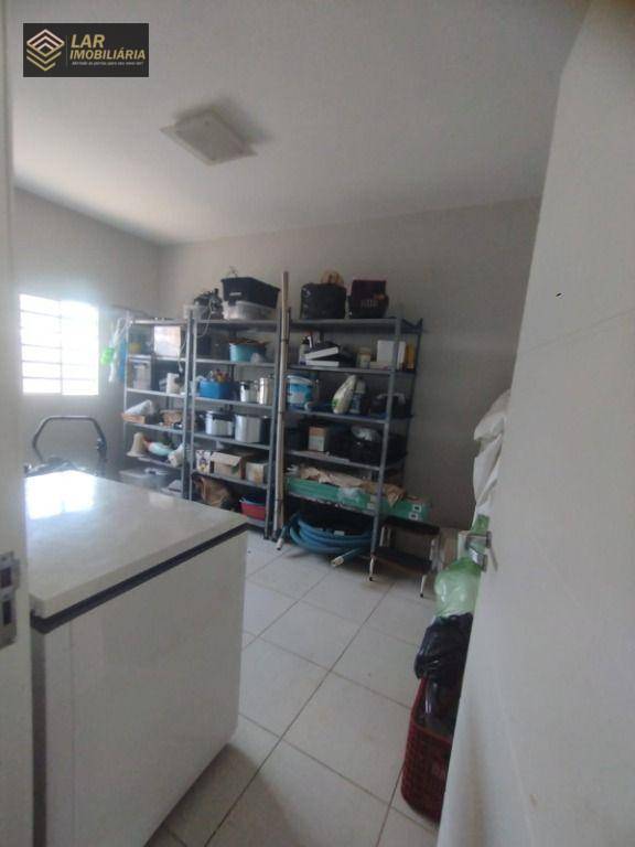 Casa à venda com 3 quartos, 300m² - Foto 36