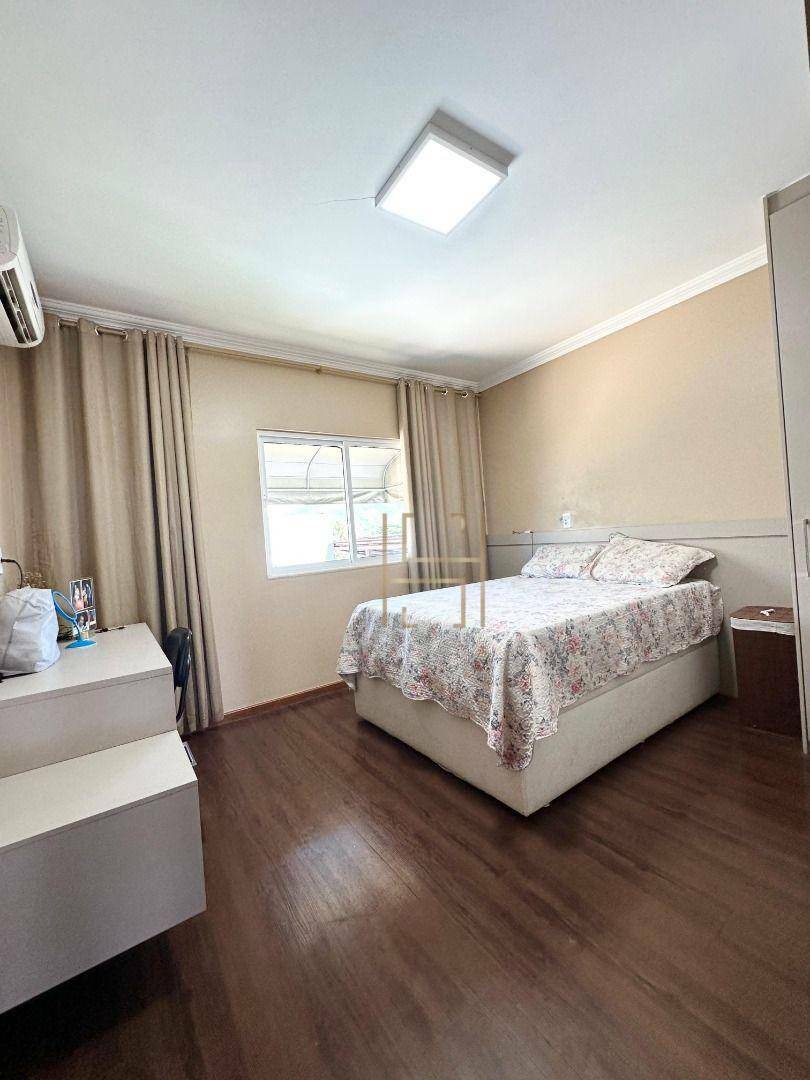 Casa à venda com 3 quartos, 200m² - Foto 16