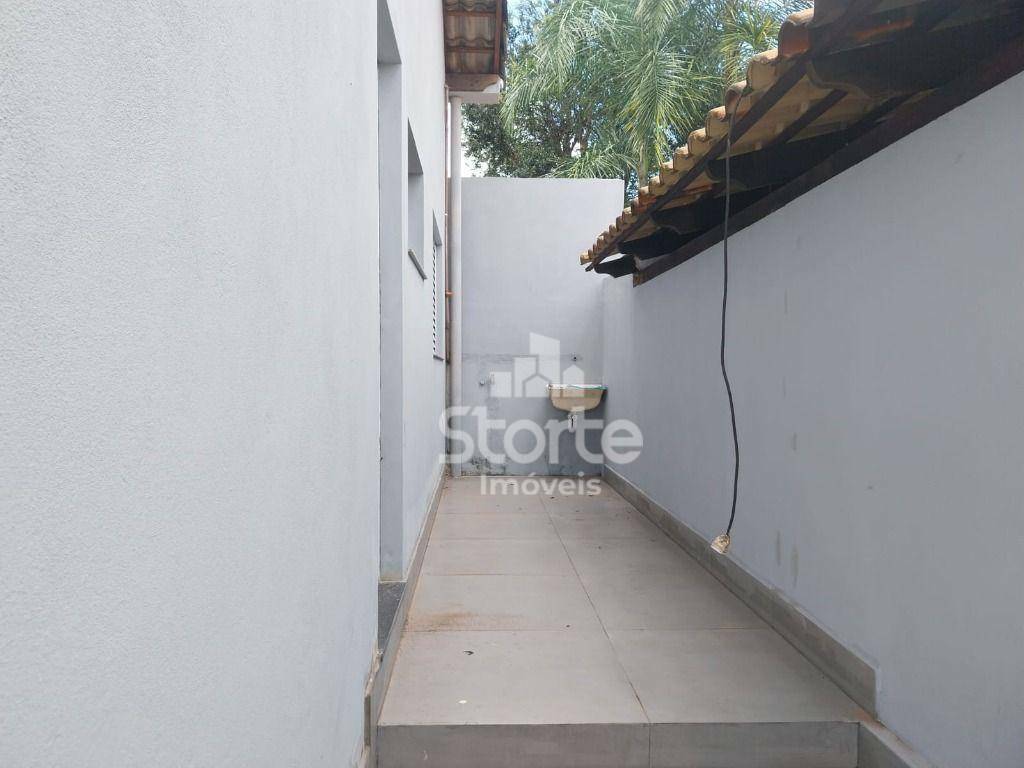 Casa para alugar com 2 quartos, 140m² - Foto 9