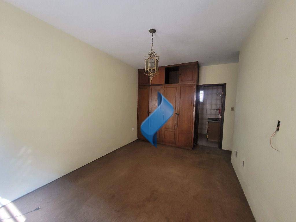 Casa à venda e aluguel com 3 quartos, 245m² - Foto 13