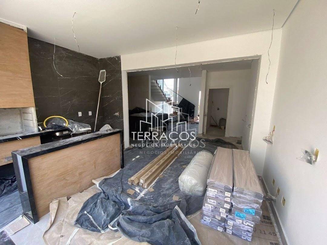 Casa de Condomínio à venda com 3 quartos, 191m² - Foto 1