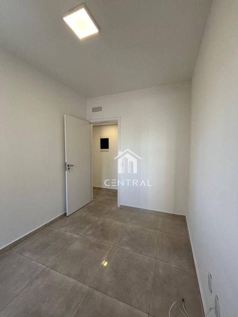 Apartamento para alugar com 3 quartos, 83m² - Foto 25