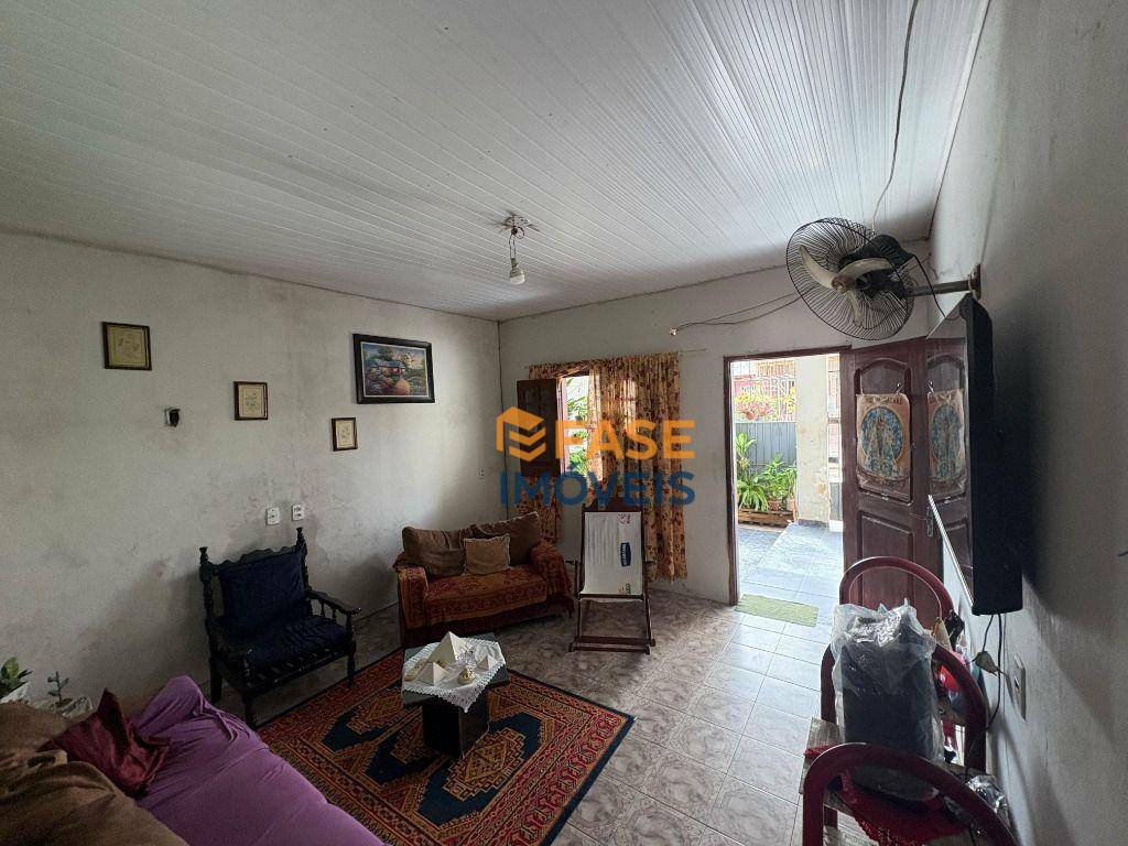 Casa à venda com 3 quartos, 82m² - Foto 2