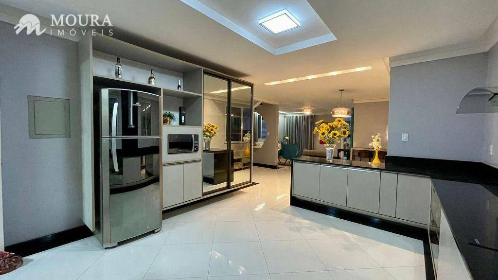 Casa de Condomínio à venda com 4 quartos, 360m² - Foto 12