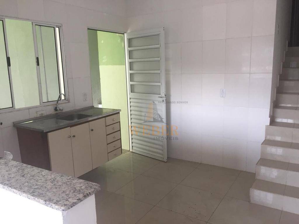 Casa à venda com 2 quartos, 72m² - Foto 9