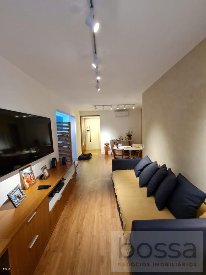 Apartamento à venda com 2 quartos, 82m² - Foto 2