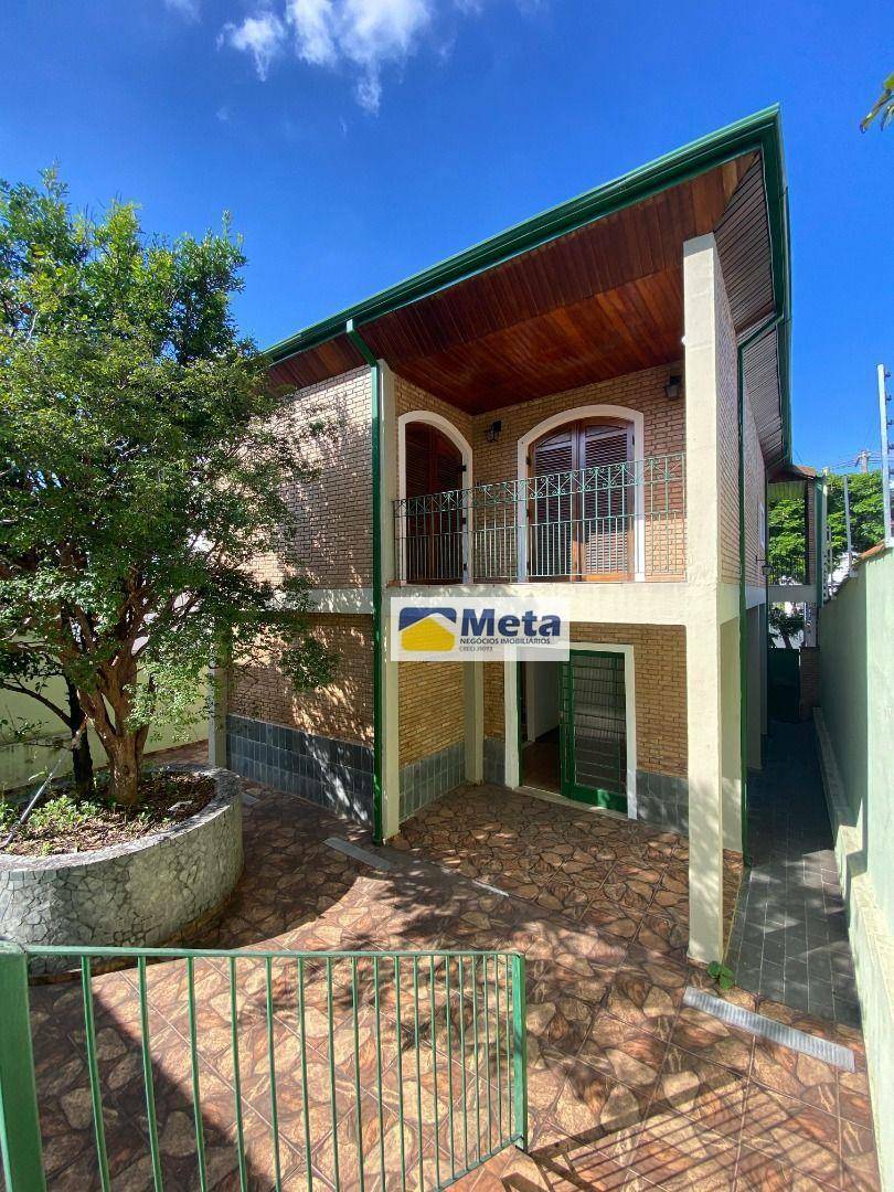 Casa à venda e aluguel com 3 quartos, 253m² - Foto 1