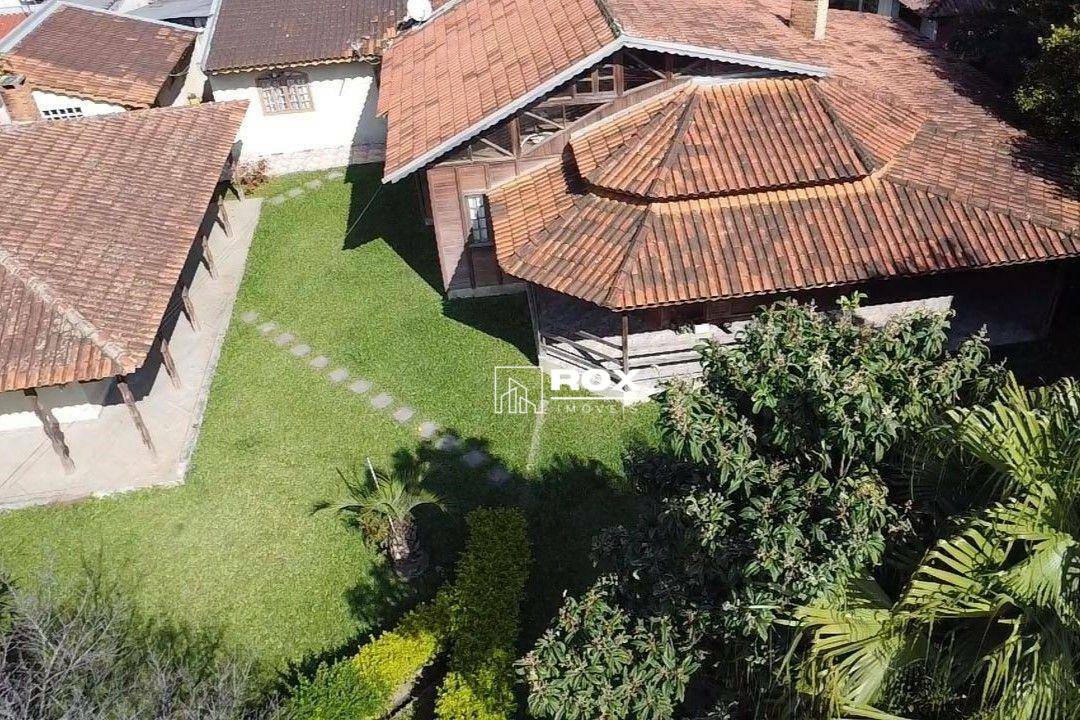 Casa à venda com 5 quartos, 257m² - Foto 12