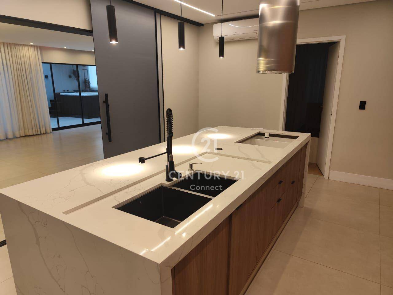 Apartamento para alugar com 3 quartos, 155m² - Foto 1