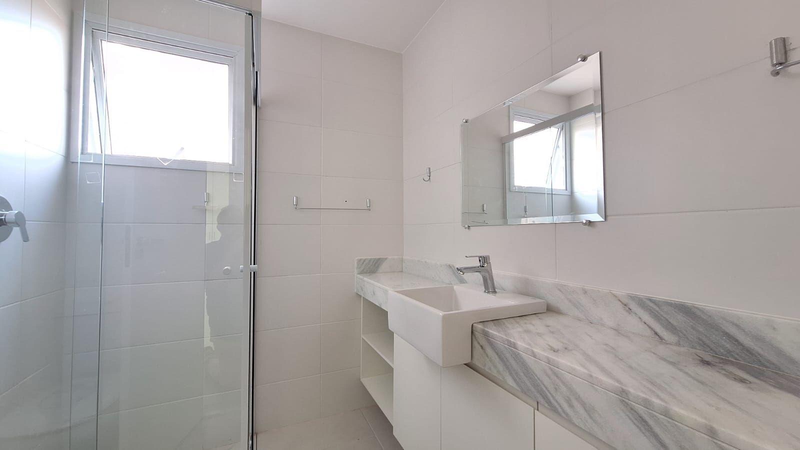 Apartamento para alugar com 2 quartos, 75m² - Foto 11