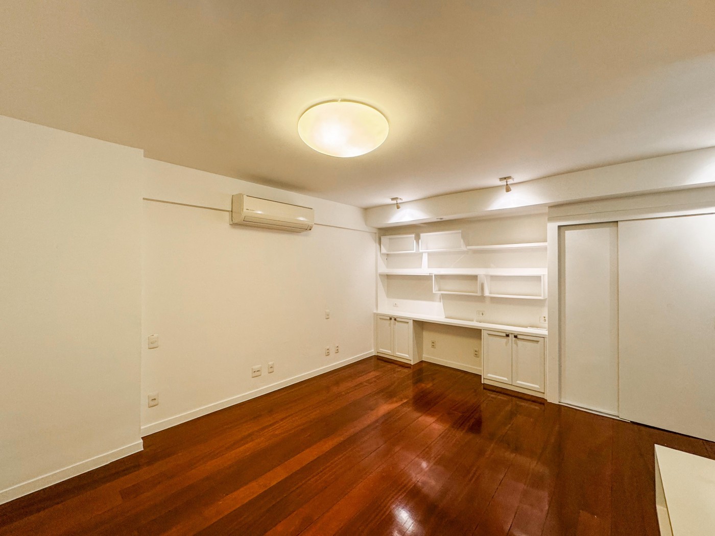 Apartamento à venda com 3 quartos, 199m² - Foto 41
