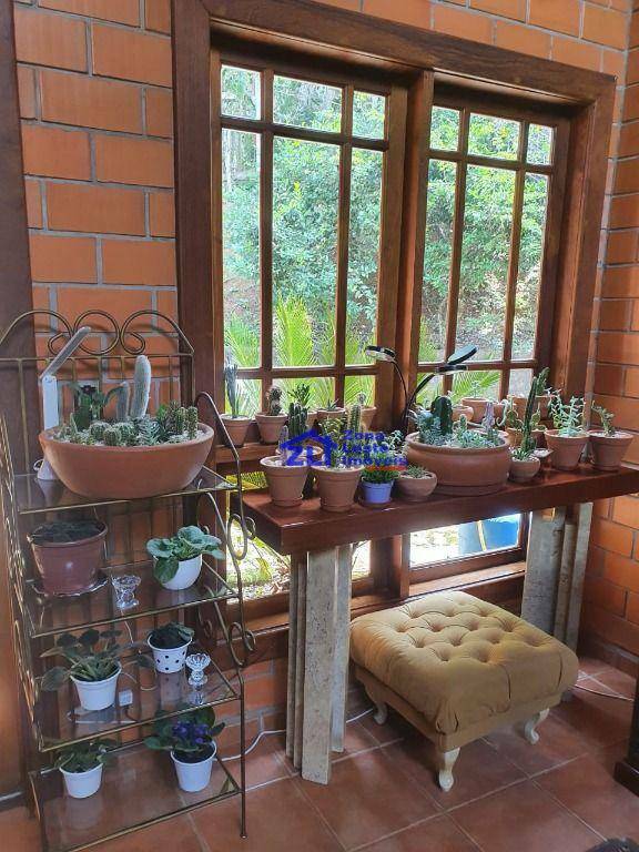 Chácara à venda com 6 quartos, 300m² - Foto 8