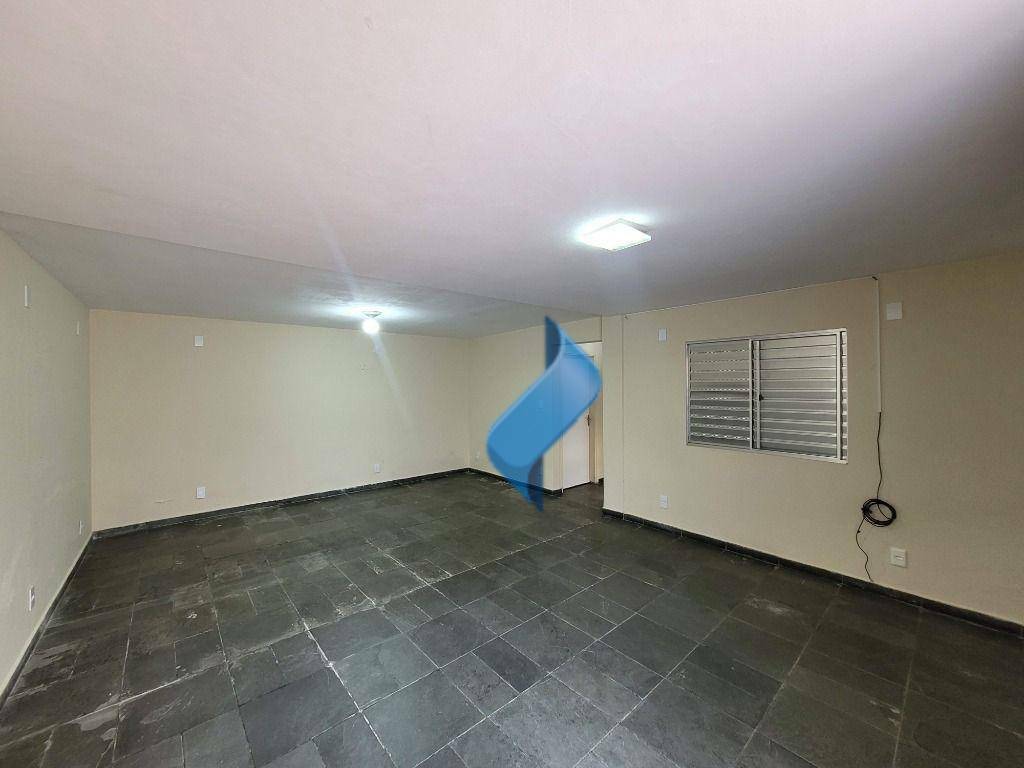 Casa para alugar com 2 quartos, 110m² - Foto 11