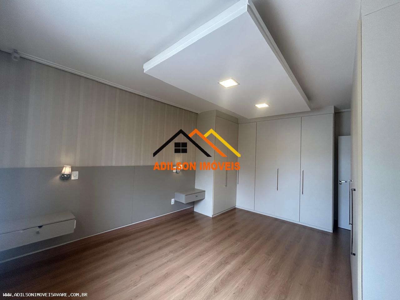 Casa à venda com 3 quartos, 211m² - Foto 9