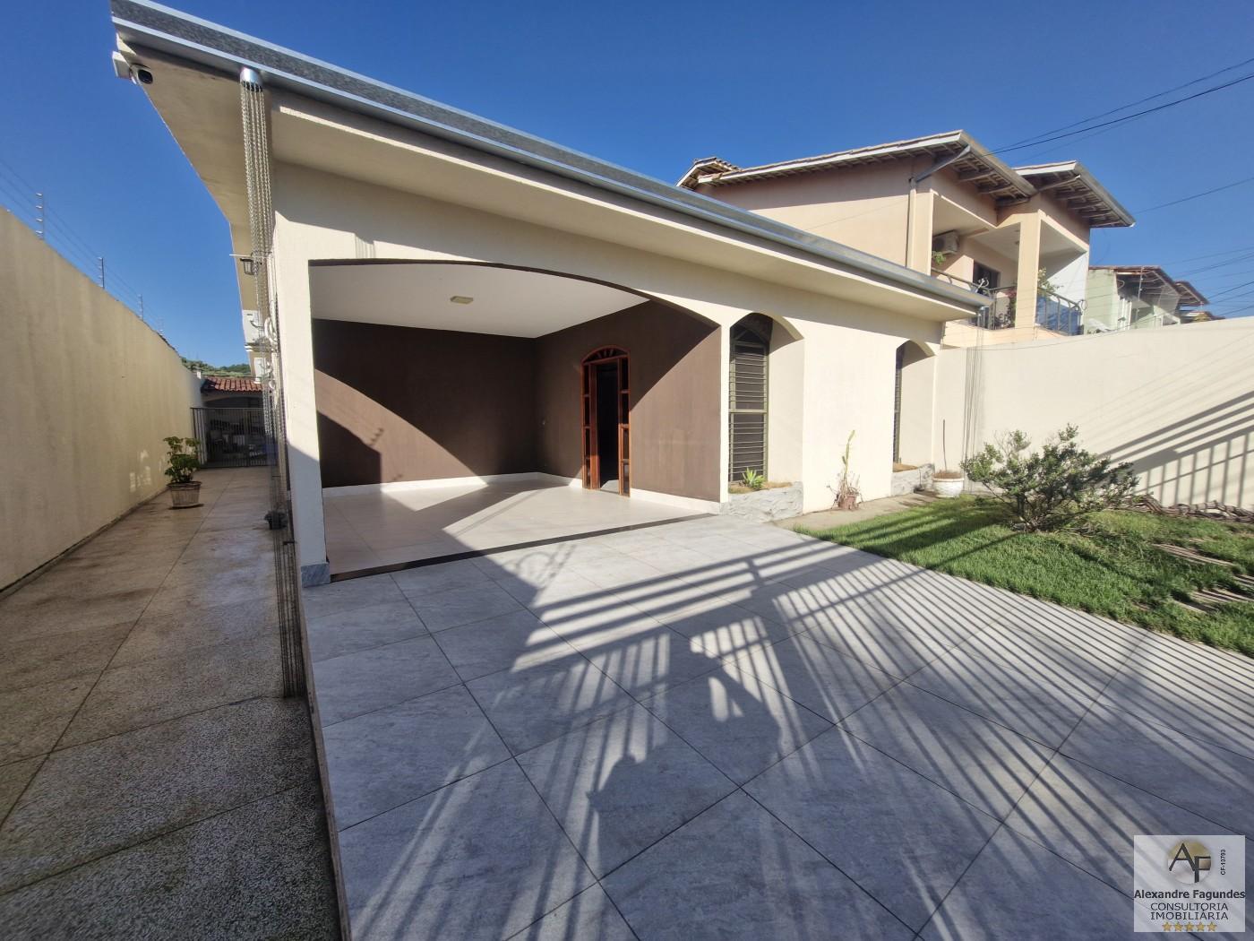 Casa à venda com 3 quartos, 262m² - Foto 3