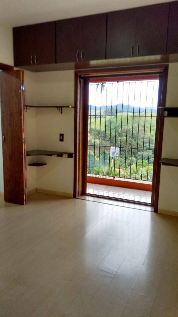 Chácara à venda com 3 quartos, 272m² - Foto 13