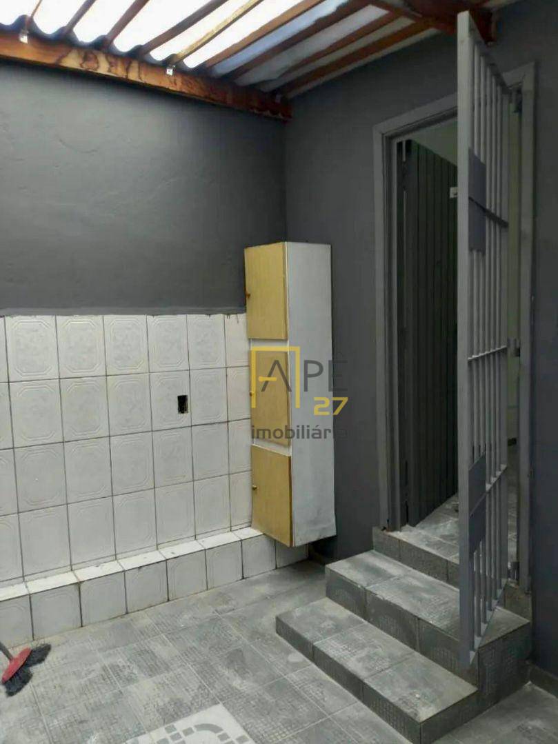 Casa para alugar com 2 quartos, 50m² - Foto 8