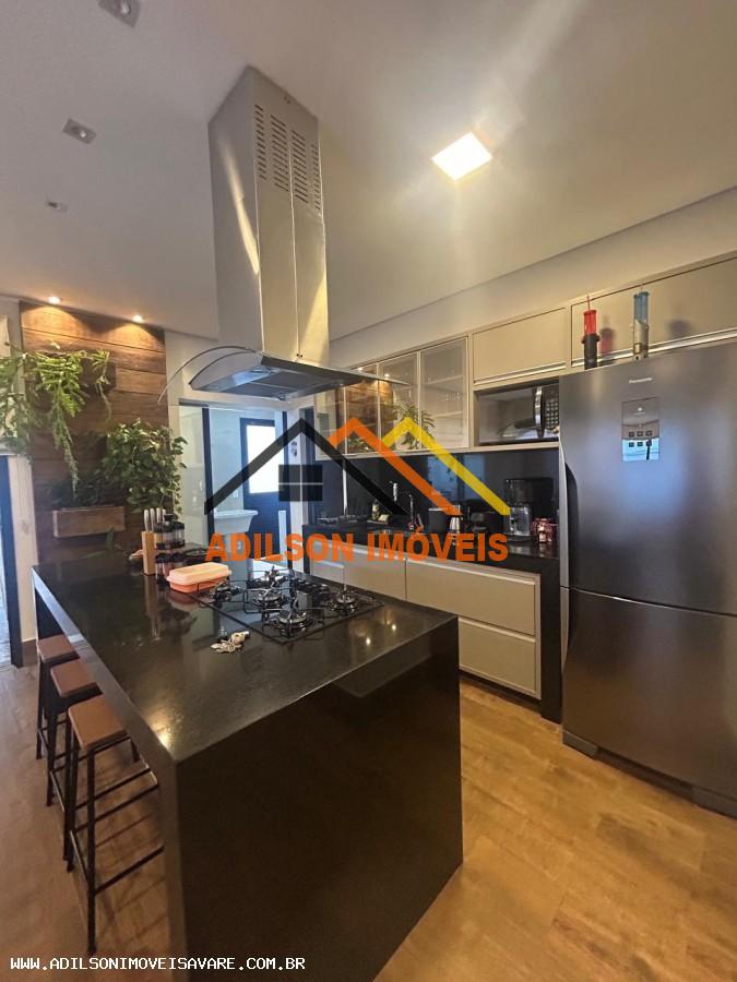 Casa à venda com 3 quartos, 210m² - Foto 4
