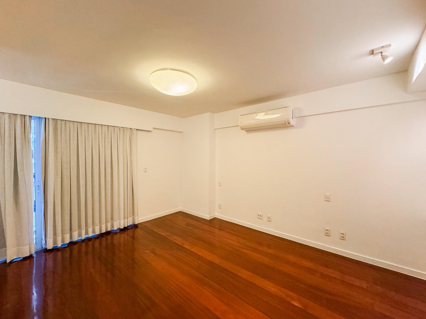 Apartamento à venda com 3 quartos, 199m² - Foto 34