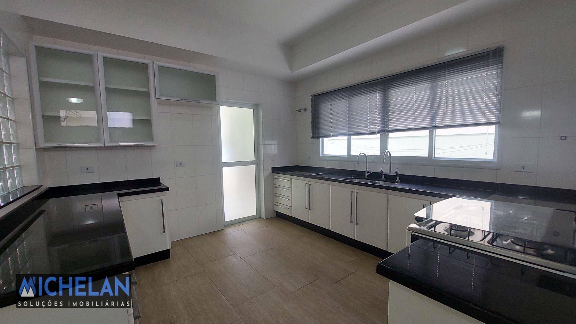 Casa de Condomínio para alugar com 3 quartos, 348m² - Foto 9