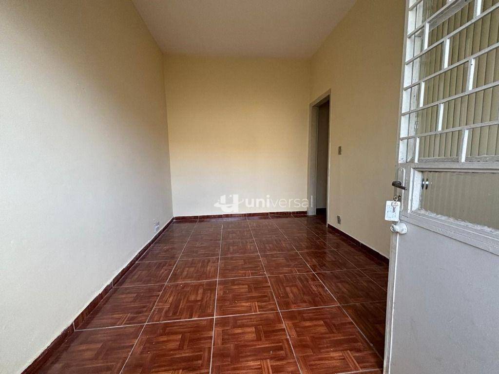 Casa para alugar com 2 quartos, 50m² - Foto 1