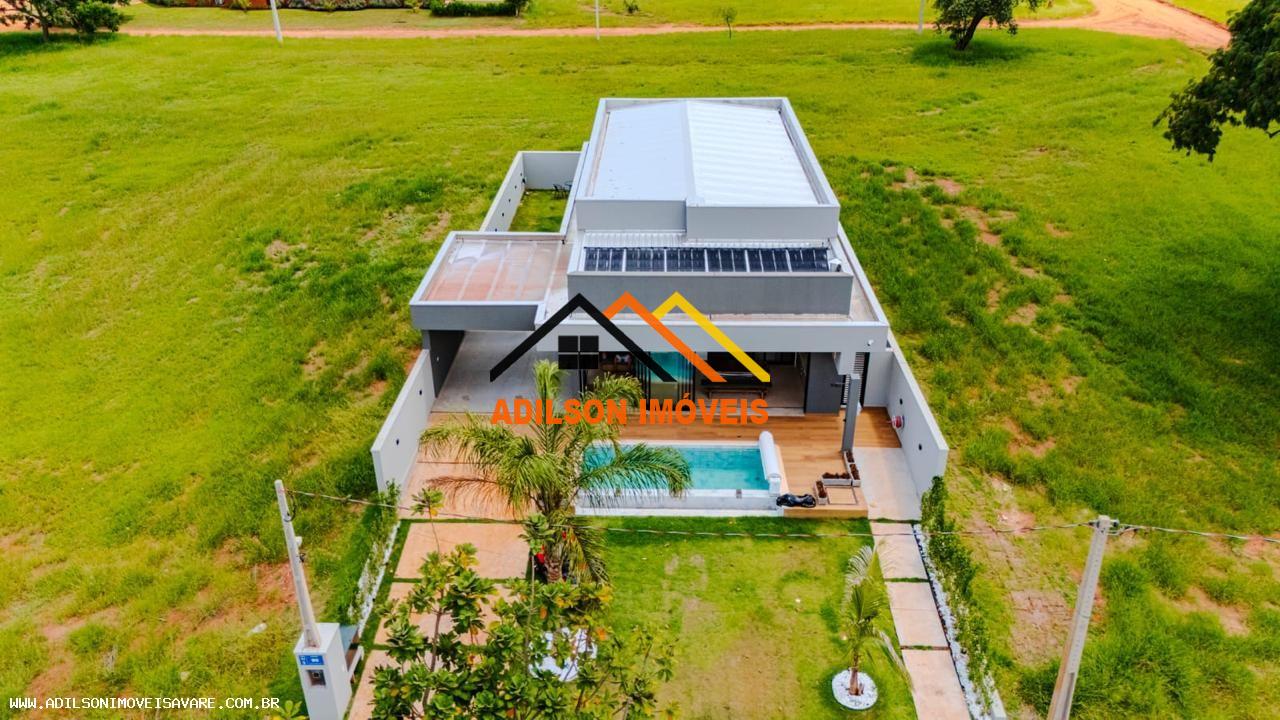 Casa à venda com 4 quartos, 450m² - Foto 1