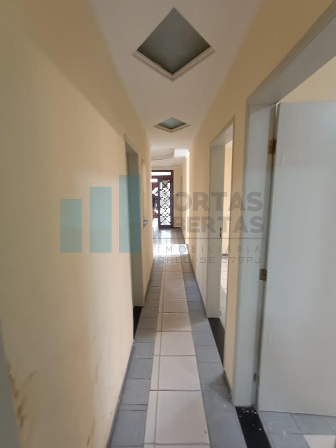 Casa à venda com 6 quartos, 247m² - Foto 9