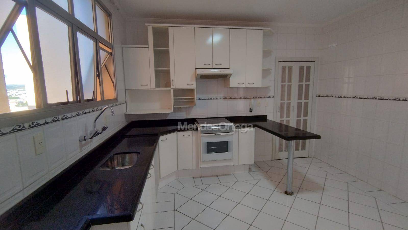 Apartamento à venda com 3 quartos, 106m² - Foto 3