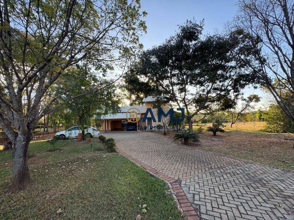 Chácara à venda com 4 quartos, 301m² - Foto 11