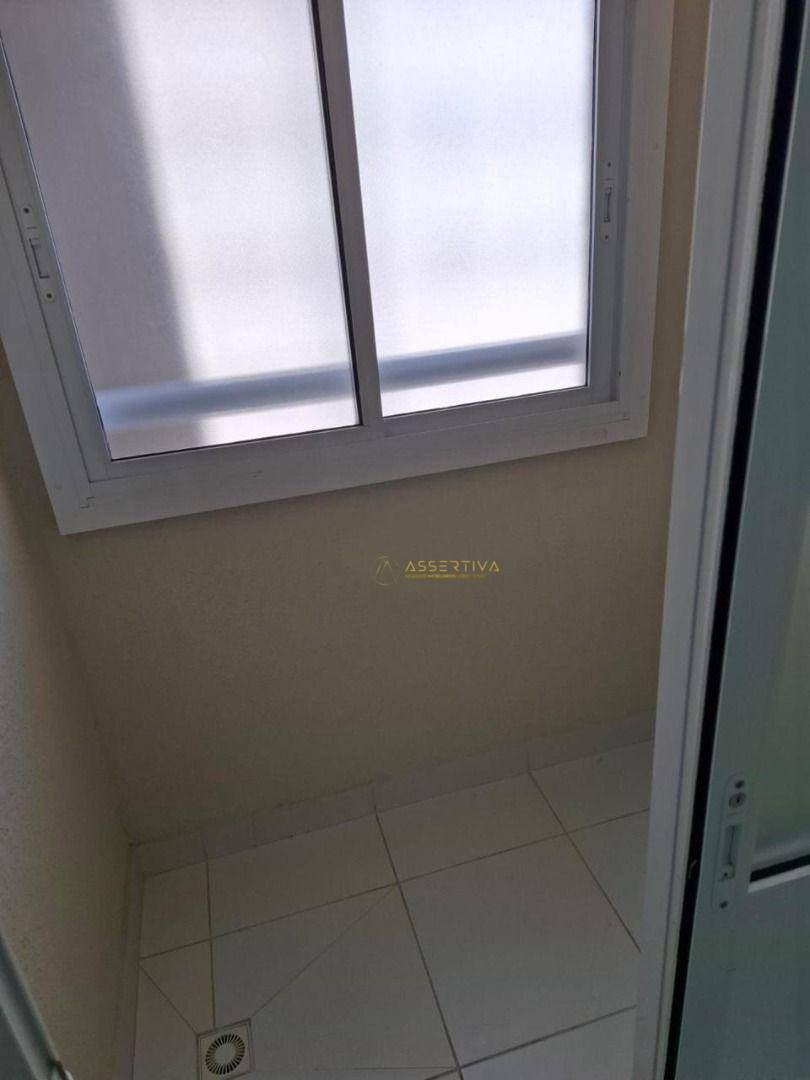 Apartamento para alugar com 2 quartos, 98m² - Foto 6