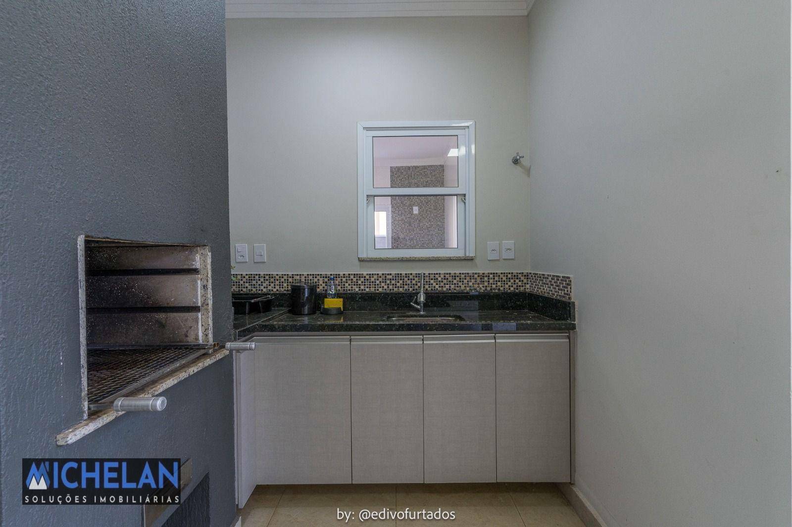 Casa de Condomínio para alugar com 3 quartos, 225m² - Foto 5