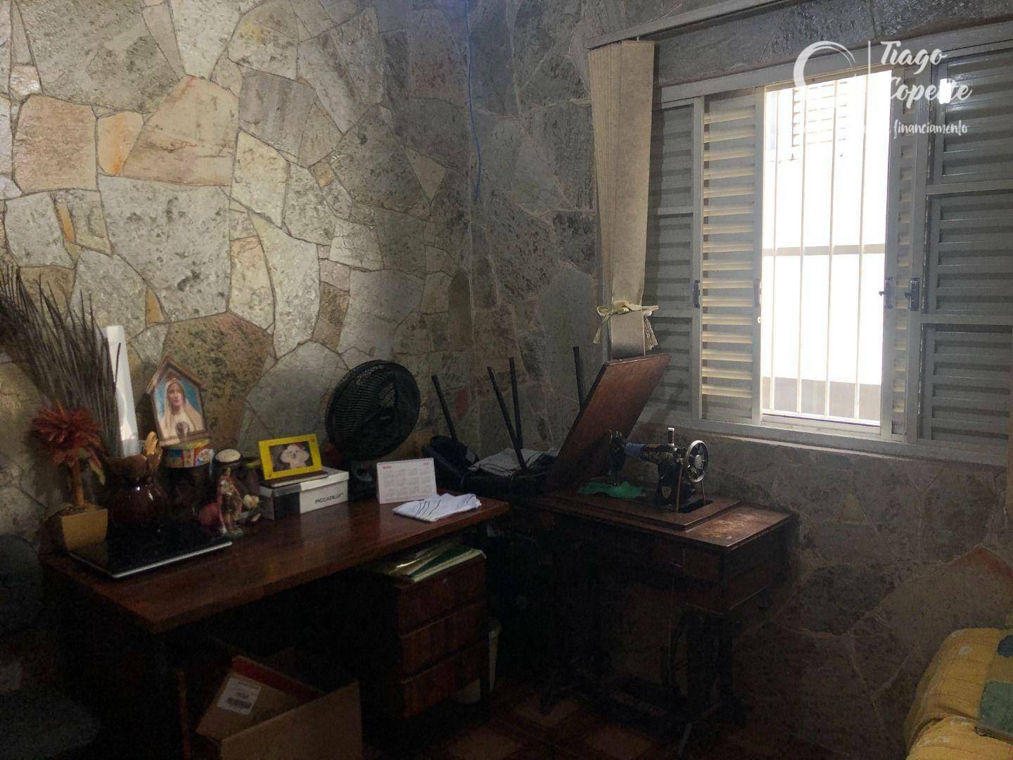 Casa à venda com 4 quartos, 242m² - Foto 16