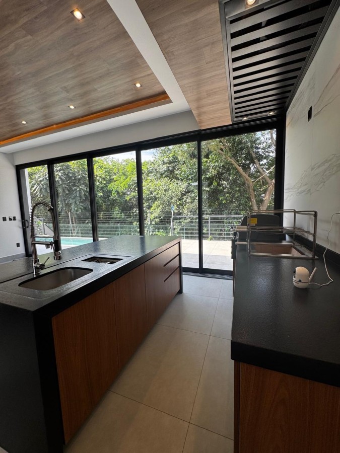 Casa de Condomínio para alugar com 3 quartos, 258m² - Foto 5